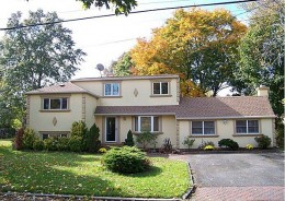 1428Lincoln Bay Shore Home For Sale
